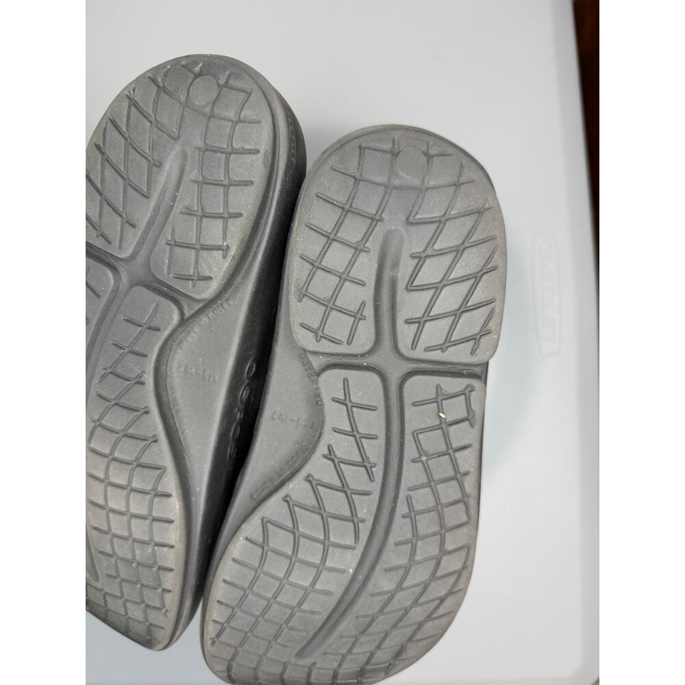 OOFOS OOahh Recovery Slides Womens 7 Men’s 5 Black Sandals OOfoam Foam Slip On - Picture 7 of 10